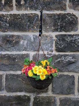 How to create beautiful hanging baskets